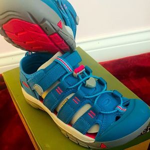 Keen sandal for youth or kids